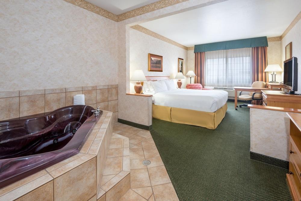 Holiday Inn Express Hotel & Suites Raton By Ihg Exteriör bild