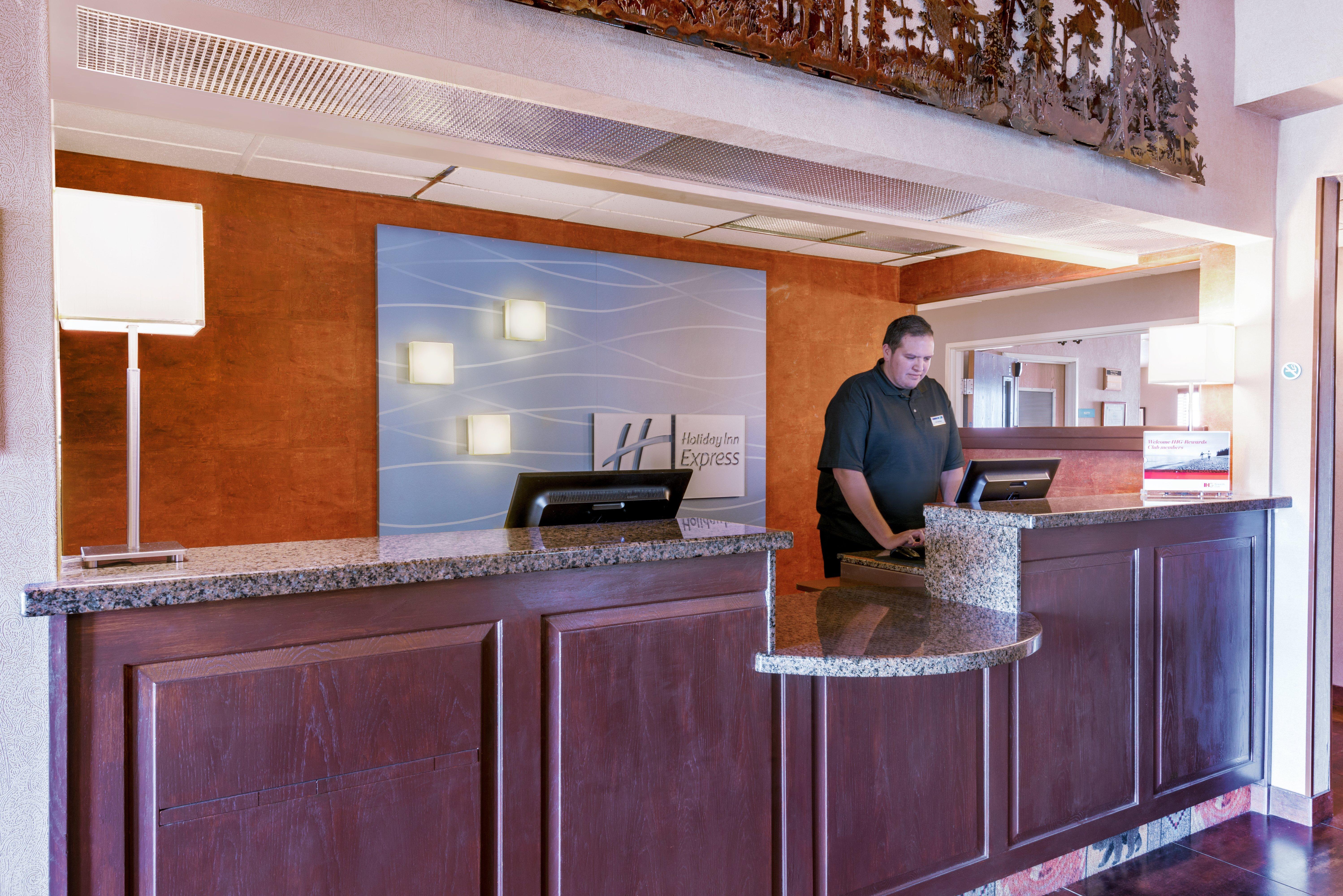 Holiday Inn Express Hotel & Suites Raton By Ihg Exteriör bild