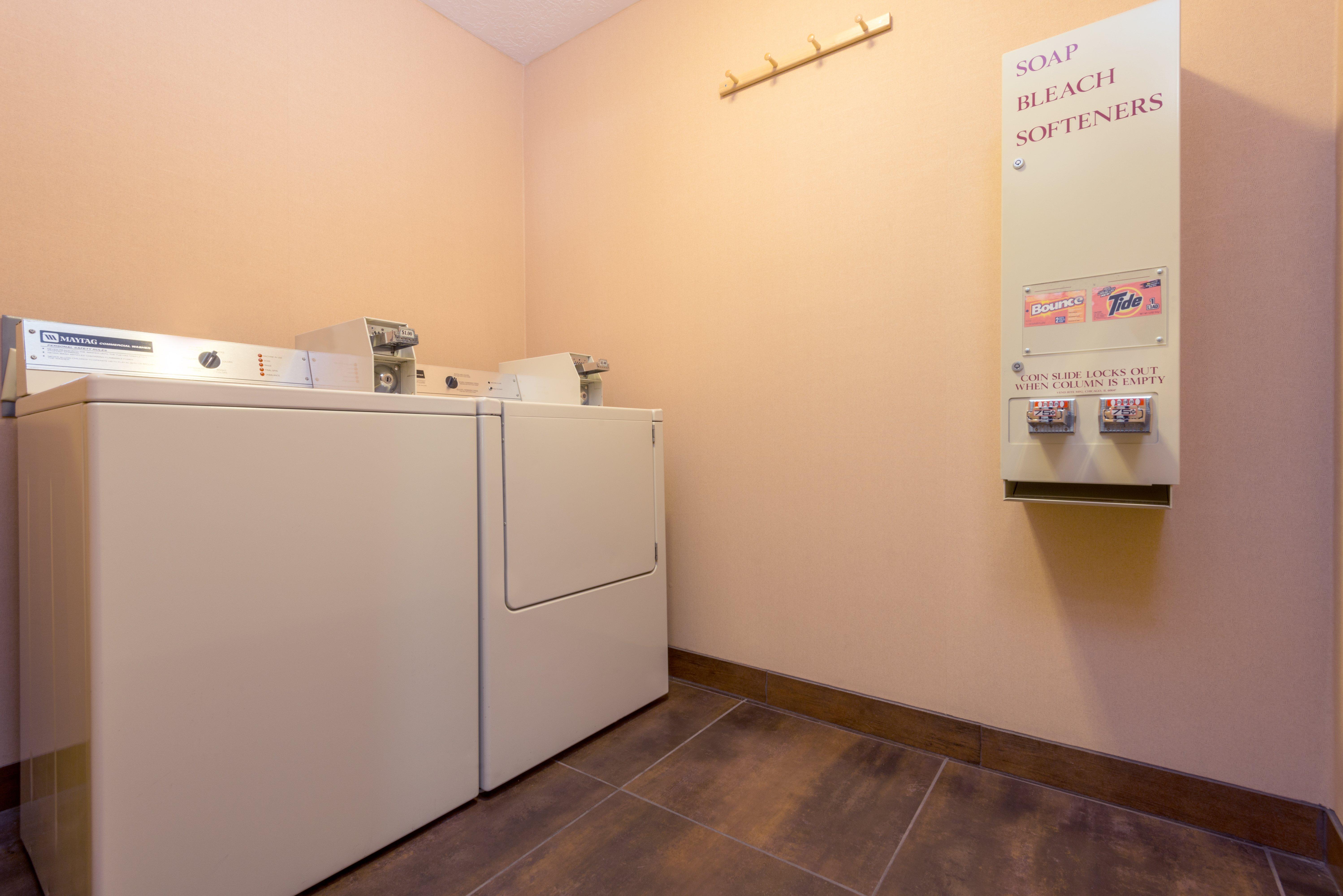 Holiday Inn Express Hotel & Suites Raton By Ihg Exteriör bild