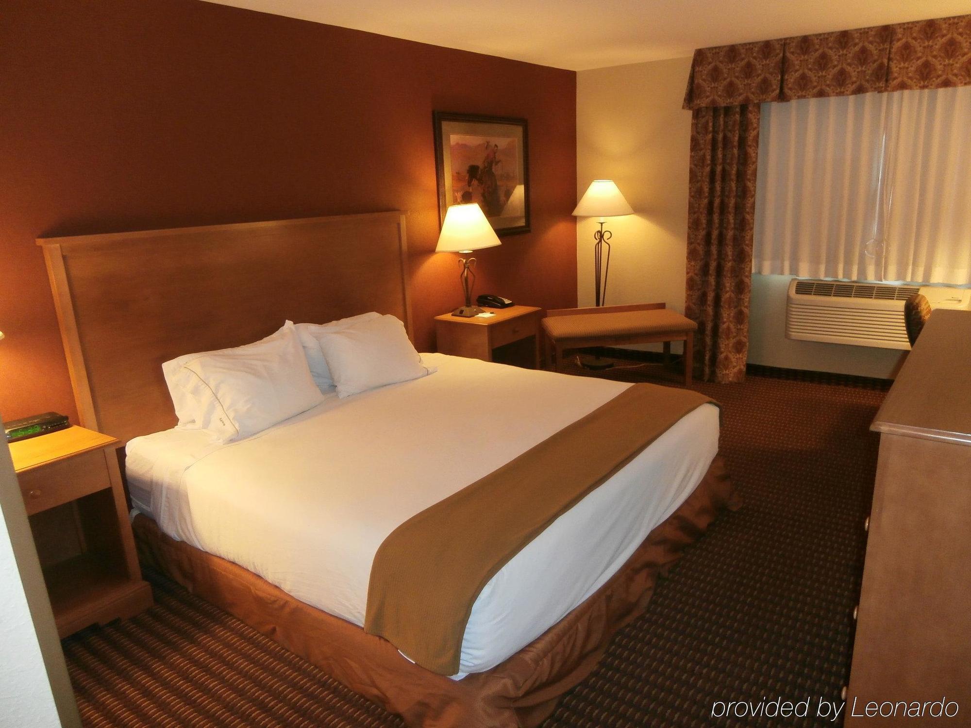 Holiday Inn Express Hotel & Suites Raton By Ihg Exteriör bild