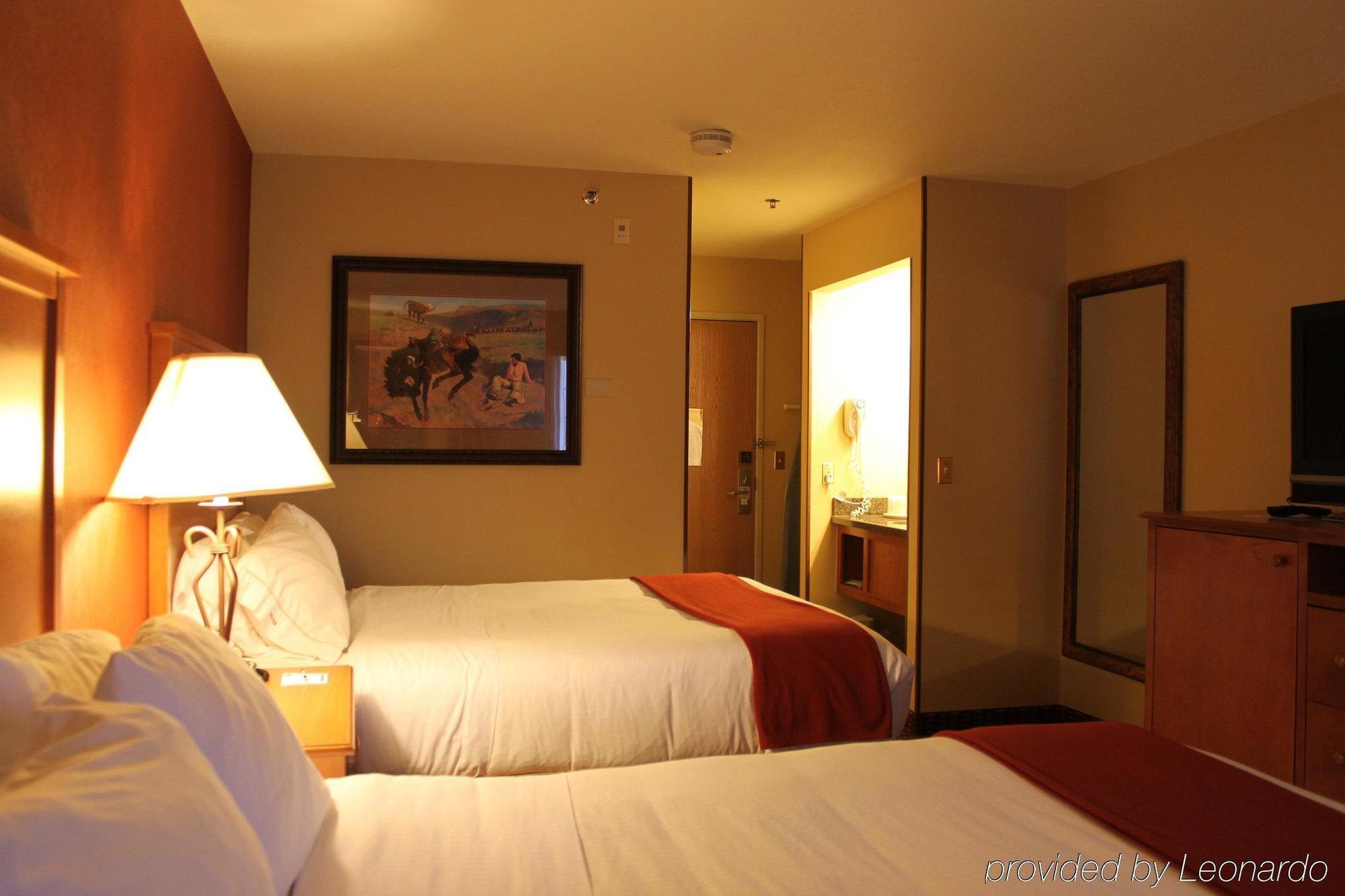 Holiday Inn Express Hotel & Suites Raton By Ihg Exteriör bild